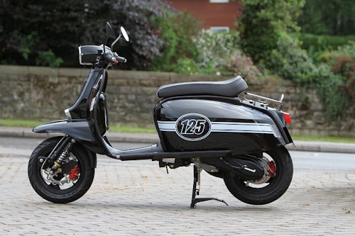 Italian looks, English design, Chinese built - the Scomadi TL125