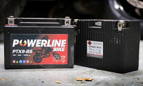What's the best motorcycle battery and how do I charge it?-thumb