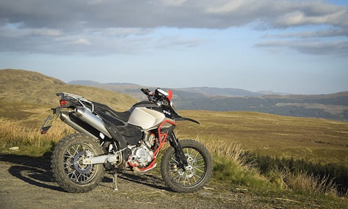 SWM 650 SuperDual (2017) - first ride and review-thumb