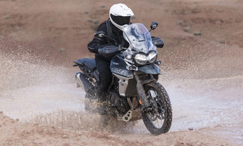 Triumph Tiger 800 (2018) | First ride and Review-thumb