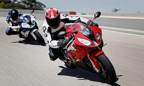 BMW S1000RR (2015 - 2018): Review & Buying Guide-thumb