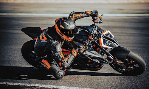 KTM 1290 Super Duke RR (2023) - Technical Review-thumb