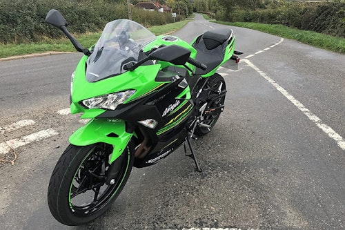 Kawasaki Ninja 400 (2018) - Road test review-thumb