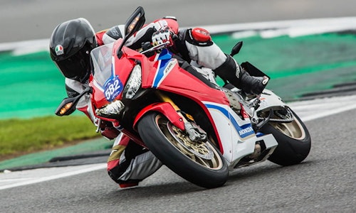 Honda Fireblade SP2 (2017) | Road & track test review-thumb