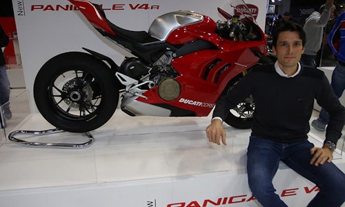 Ducati Panigale V4 R - how does it make 218bhp and rev to 16,500rpm?-thumb