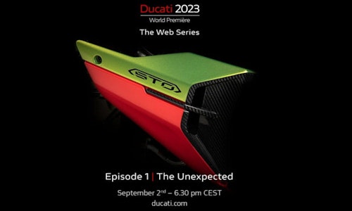 First new 2023 Ducati is Lamborghini tie-in Streetfighter V4-thumb