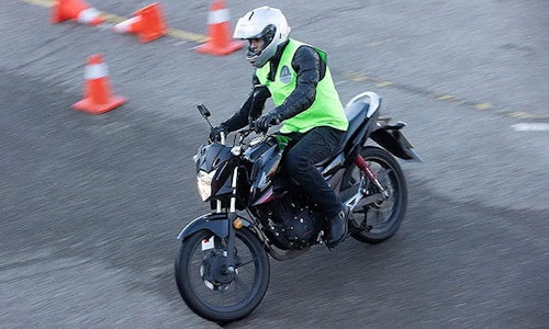 Car drivers aren't ready for tests - but riders buck the trend with record passes-thumb