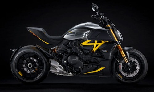 Confirmed: 2023 Ducati Diavel V4-thumb