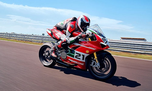 Ducati reveals Bayliss tribute Panigale V2-thumb