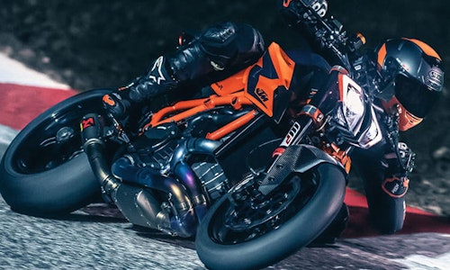 New KTM 1290 Super Duke R released for 2020-thumb