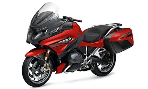 Official: BMW unveils the 2019 R1250RT-thumb