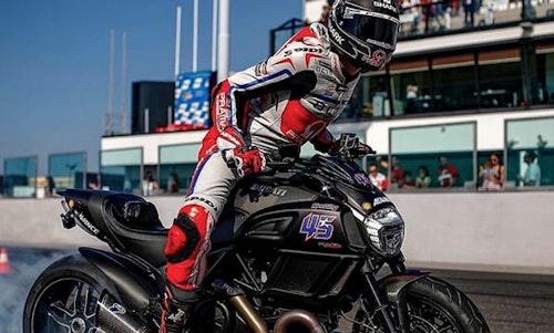 Redding smokes Stoner at World Ducati Week-thumb