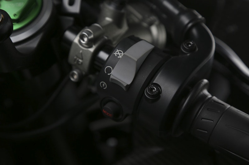 2015 Kawasaki Ninja H2 starter button