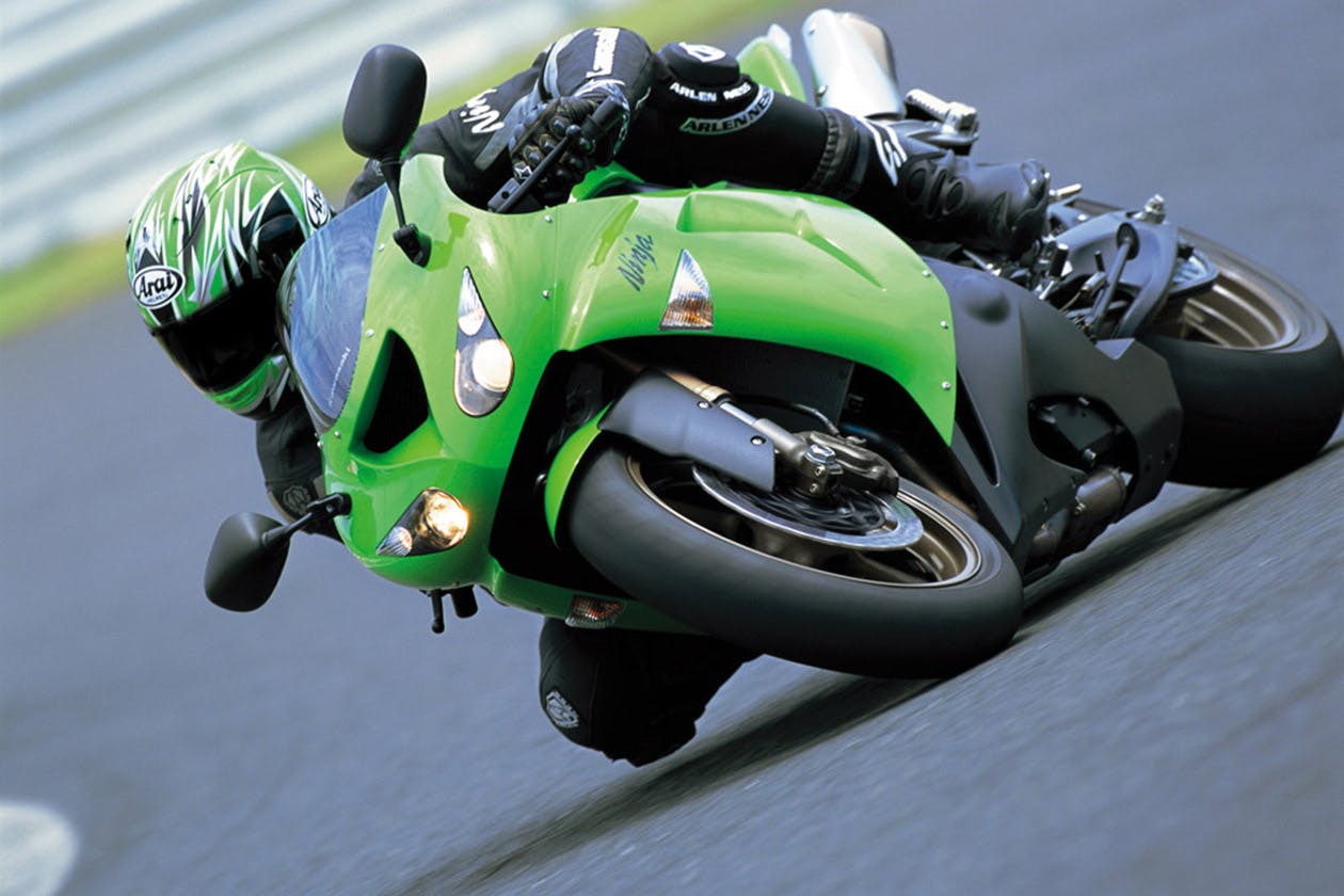 Kawasaki Ninja ZX-10R (2006-2007) - Review & Buying Guide