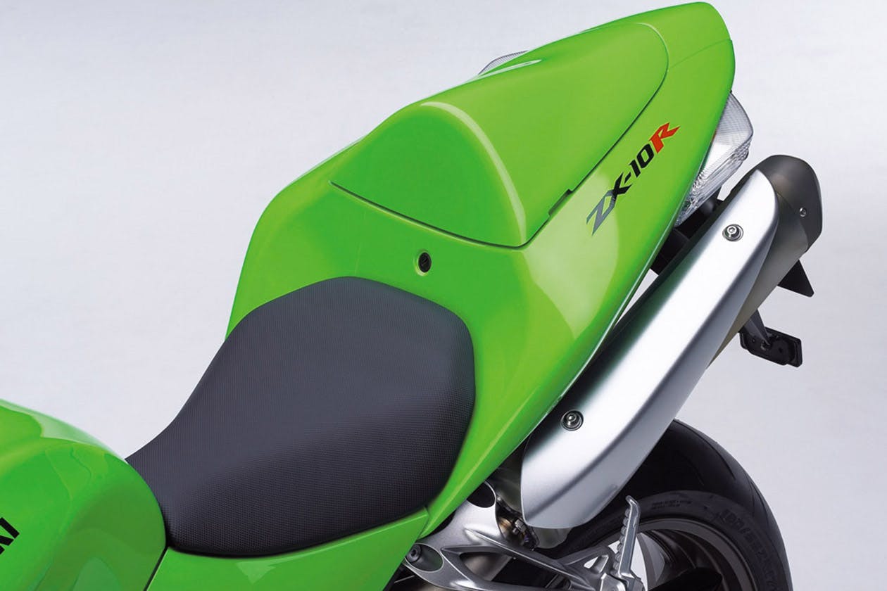 Kawasaki Ninja ZX-10R (2006-2007) - Review & Buying Guide