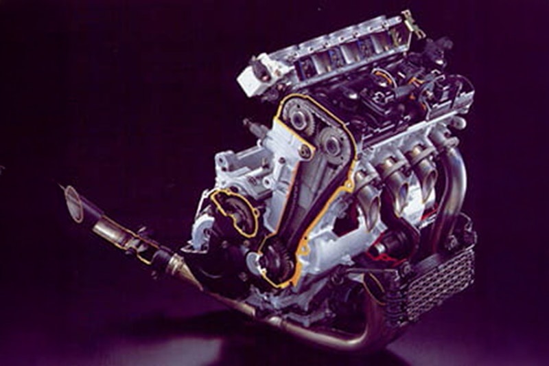988cc, liquid-cooled, inline four, 16v, DOHC