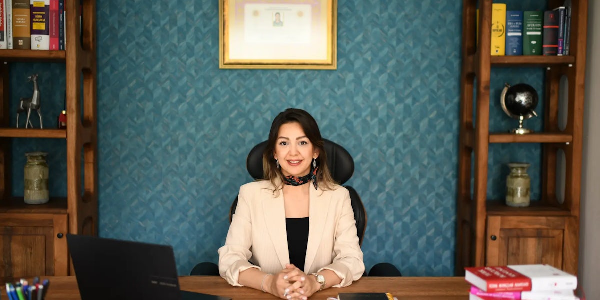 Avukat Merve Kolman: İzmir'de Avukat ve Hukuk Bürosu İzmir Boşanma Avukatı, İzmir Miras Avukatı, İzmir İş Hukuku Avukatı, İzmir İdare Avukatı, İzmir Tapu Avukatı, İzmir Kira Avukatı, İzmir Araç Değer Kaybı Avukatı, Trafik Kazası Tazminat Avukatı