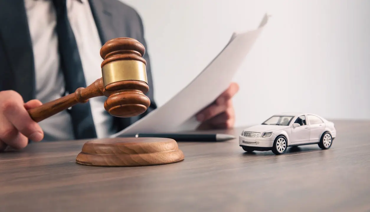 İzmir Araç Değer Kaybı Avukatı: Avukat Merve Kolman