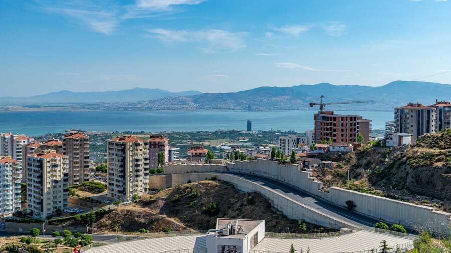İzmir Gaziemir - Avukat