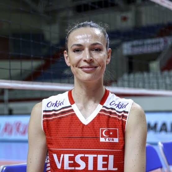 Eda Erdem Dündar'ın voleybol kariyeri, başarıları ve hakkında bilinmeyenler.