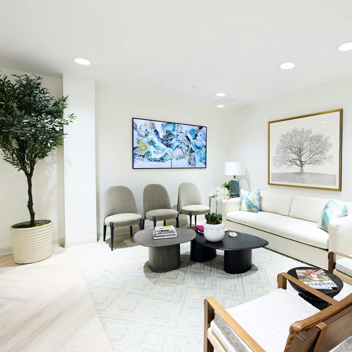 front room of Higdon Plastic Surgery