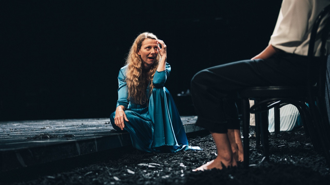 Elektri pristoji črnina, Drama SNG Maribor, 2022