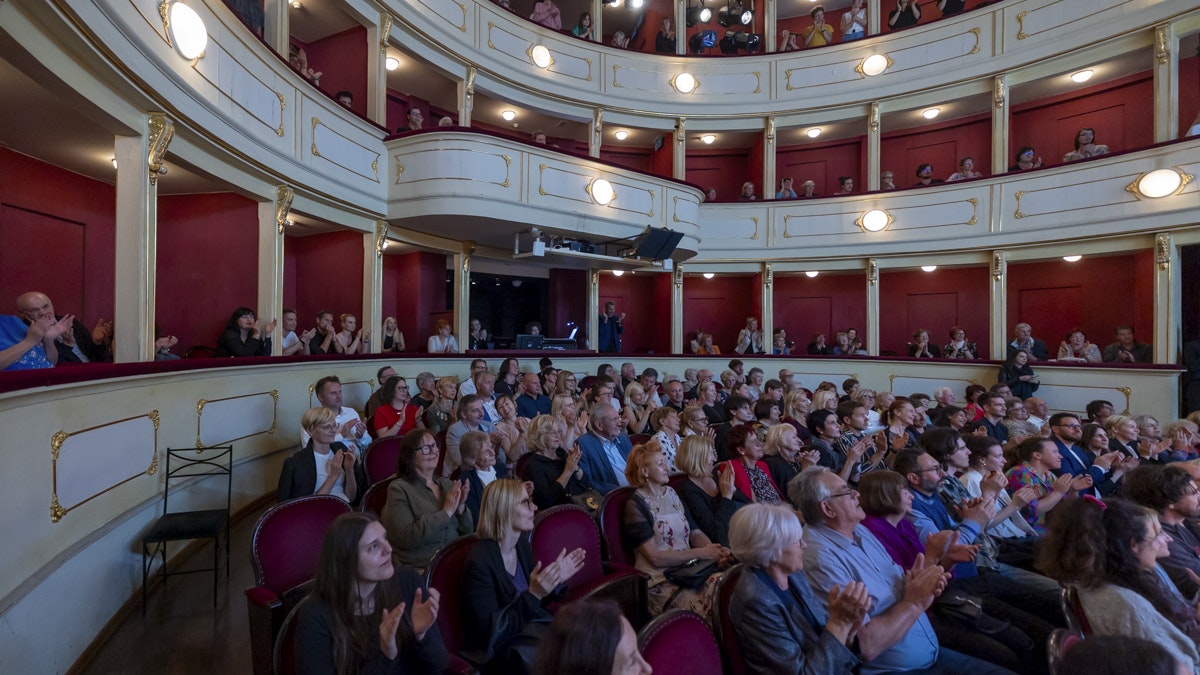 Konec sveta pogostitev in priklon