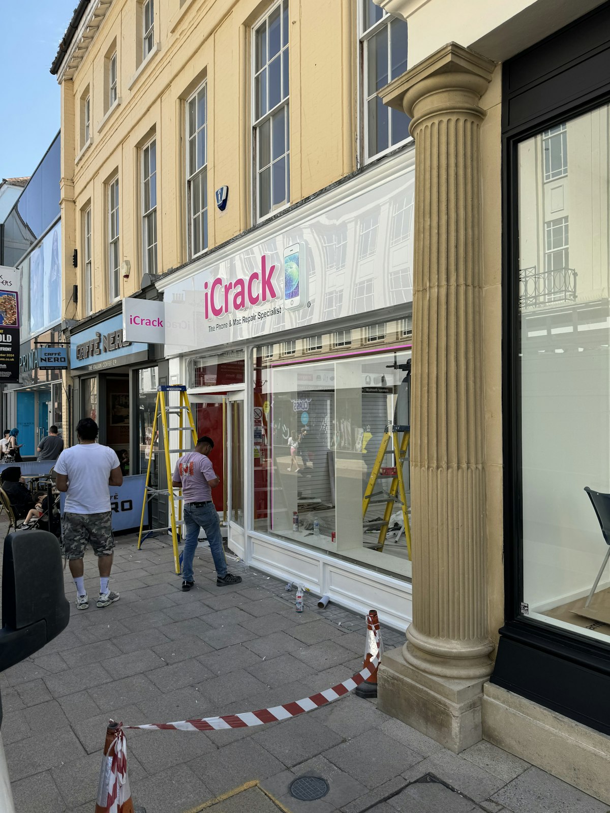 New phone shop gets fitted out in Ipswich town centre