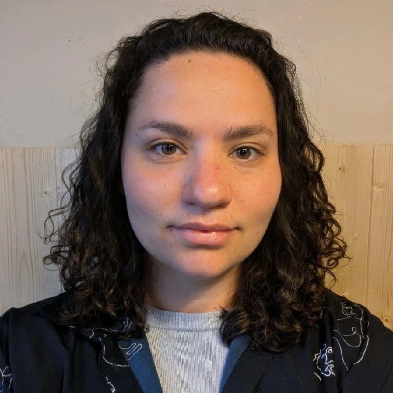 Elouise Lavington Headshot