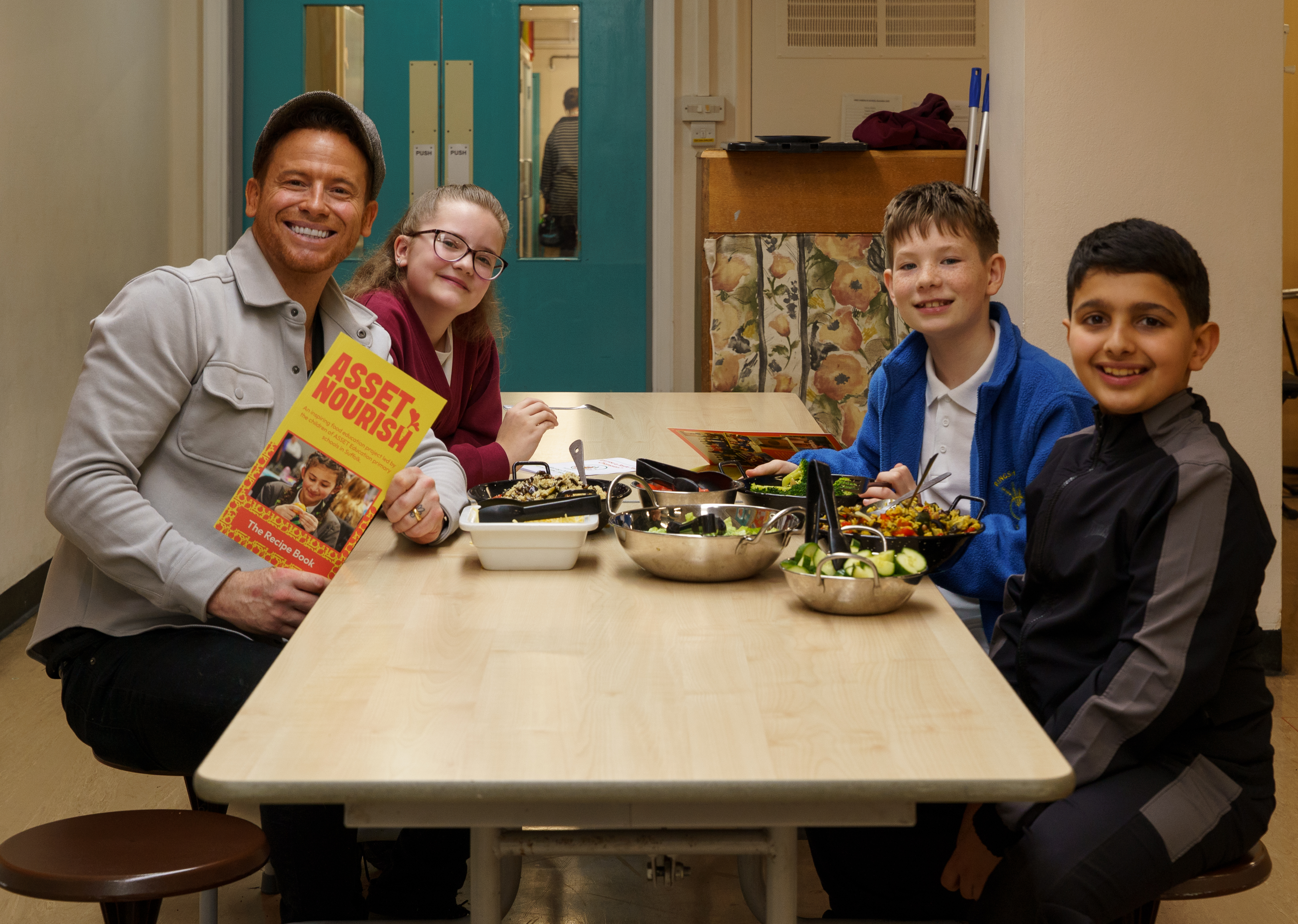 Joe Swash has paid a visit to Oaks Primary School in Ipswich