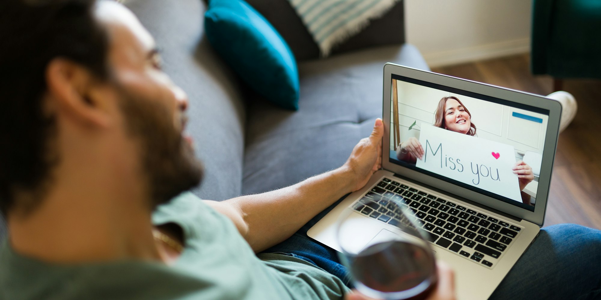 5 Ways To Make A Long-Distance Relationship Work