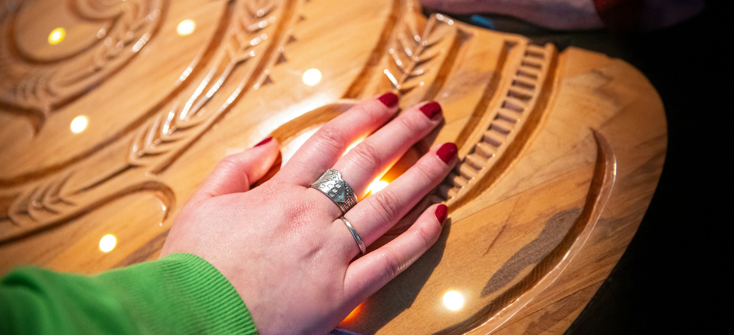 Hands on the Mauri Activator interactive.