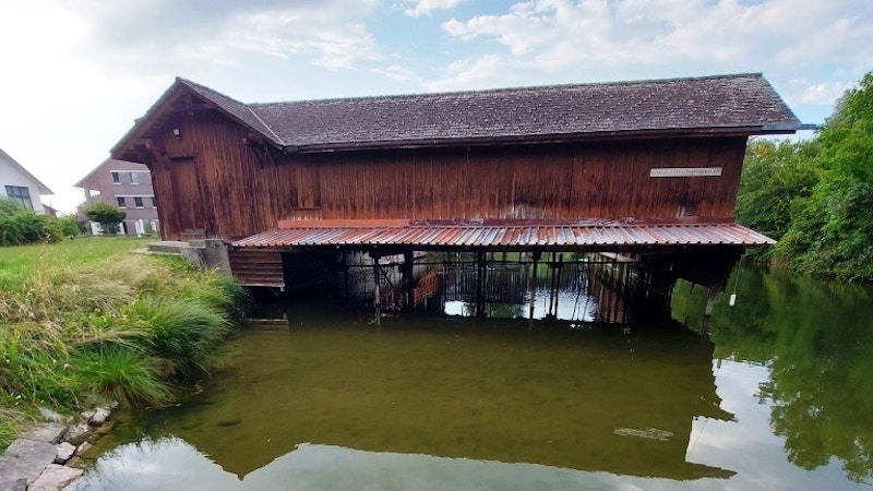 Zvuková meditace Staré koupaliště Robenhausen - venku pod střechou Image for Zvuková meditace Staré koupaliště Robenhausen - venku pod střechou