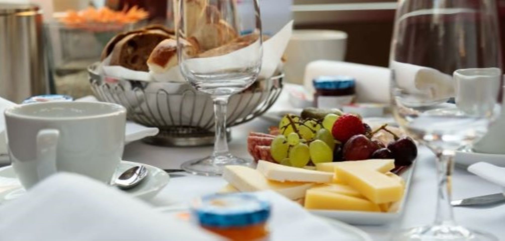 Image for Viaggi brunch a bordo del Doppia freccia rossa.