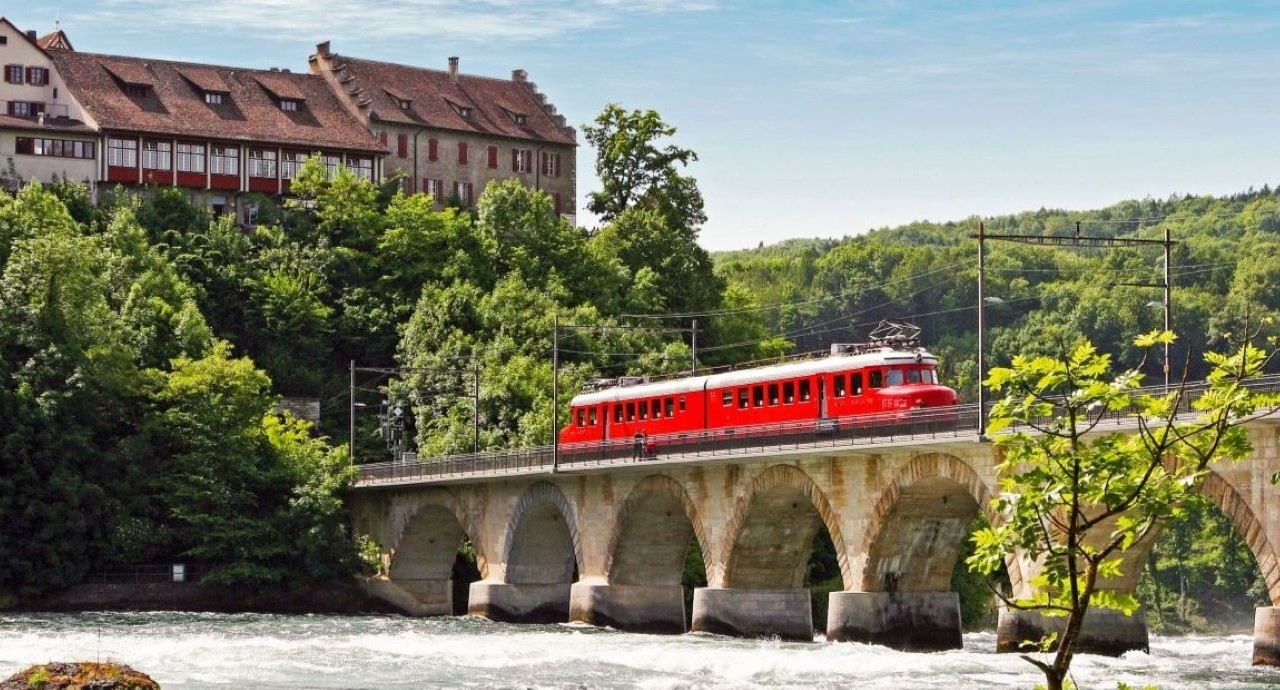 Image for Cascate del Reno con la Doppia freccia rossa «Churchill».