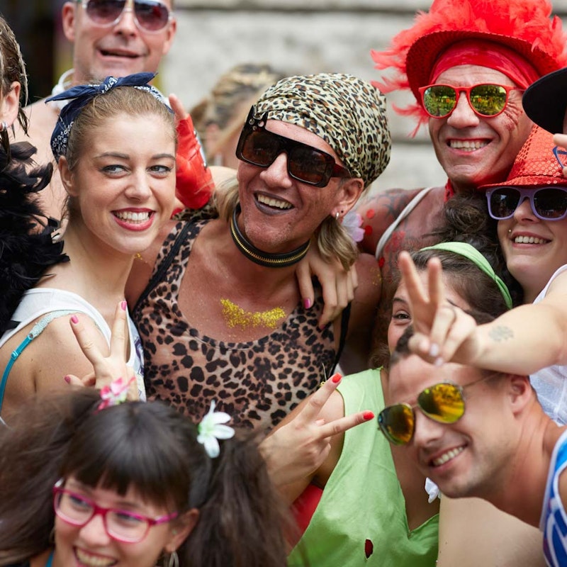 Desfile en la calle Image for Desfile en la calle