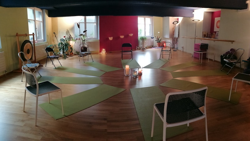 Yoga auf dem Stuhl Image for Yoga auf dem Stuhl