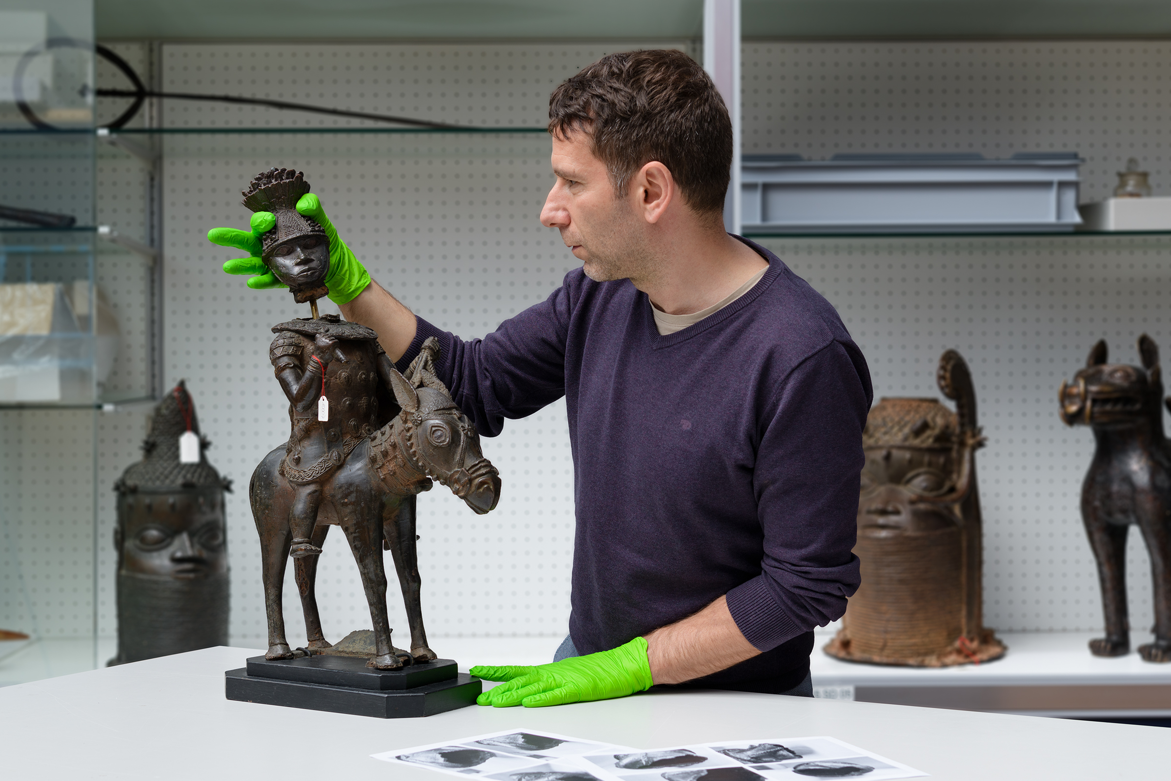 Image for Benin verpflichtet. Wie mit geraubten Königsschätzen umgehen?