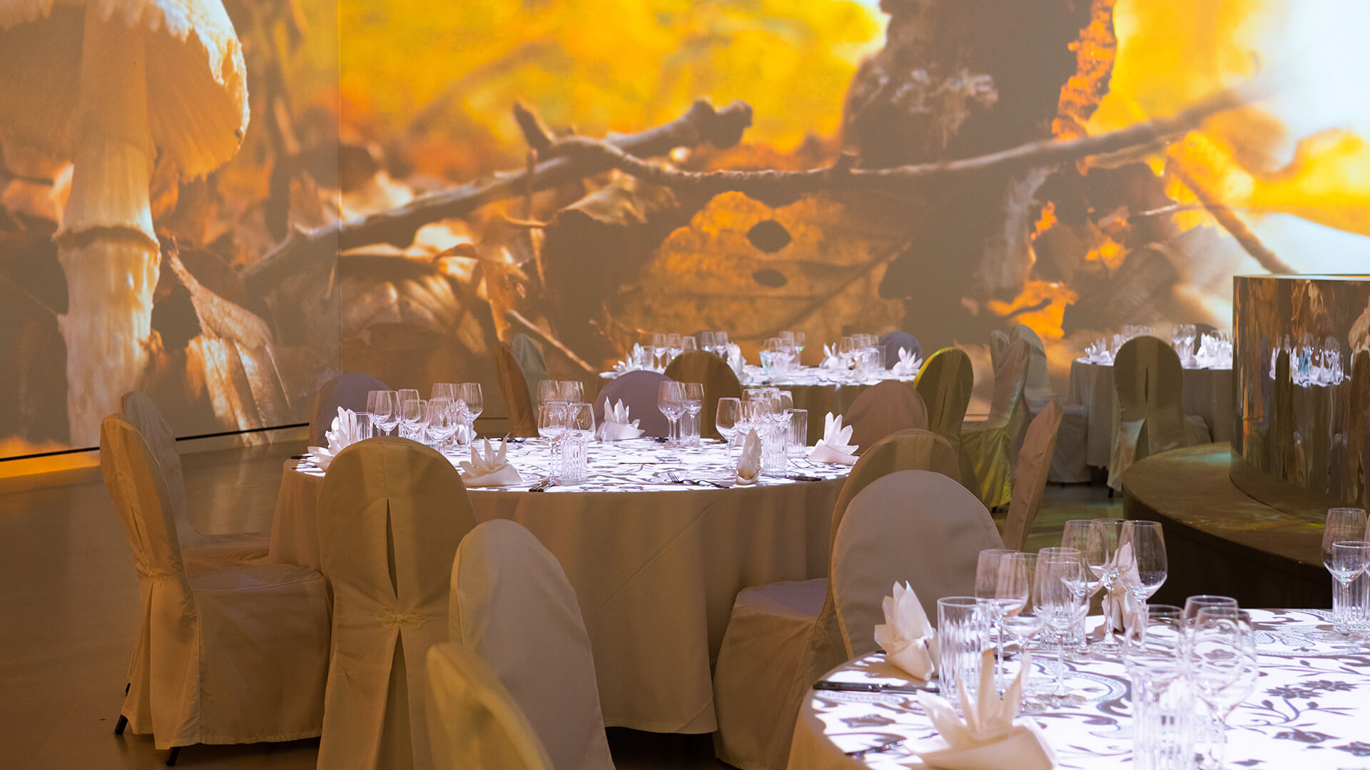 Image for à la Art - an immersive dining experience