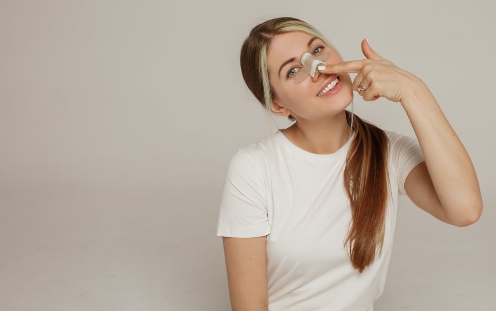 Navigate with Glasgold Group expert surgeons, Dr. Mark Glasgold and Dr. Robert Glasgold through post-revision rhinoplasty swelling by grasping its stages, ensuring a smoother, reassuring recovery in New York.