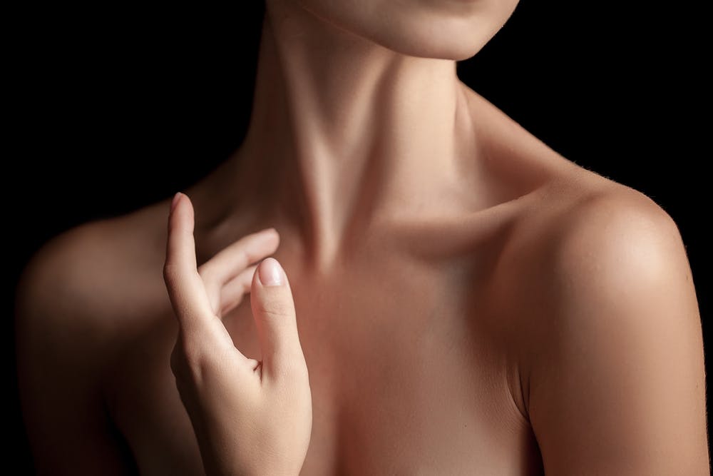 Explore an alternative to traditional neck lift, with a minimally invasive treatment to deal with neck aging at Glasgold Group.