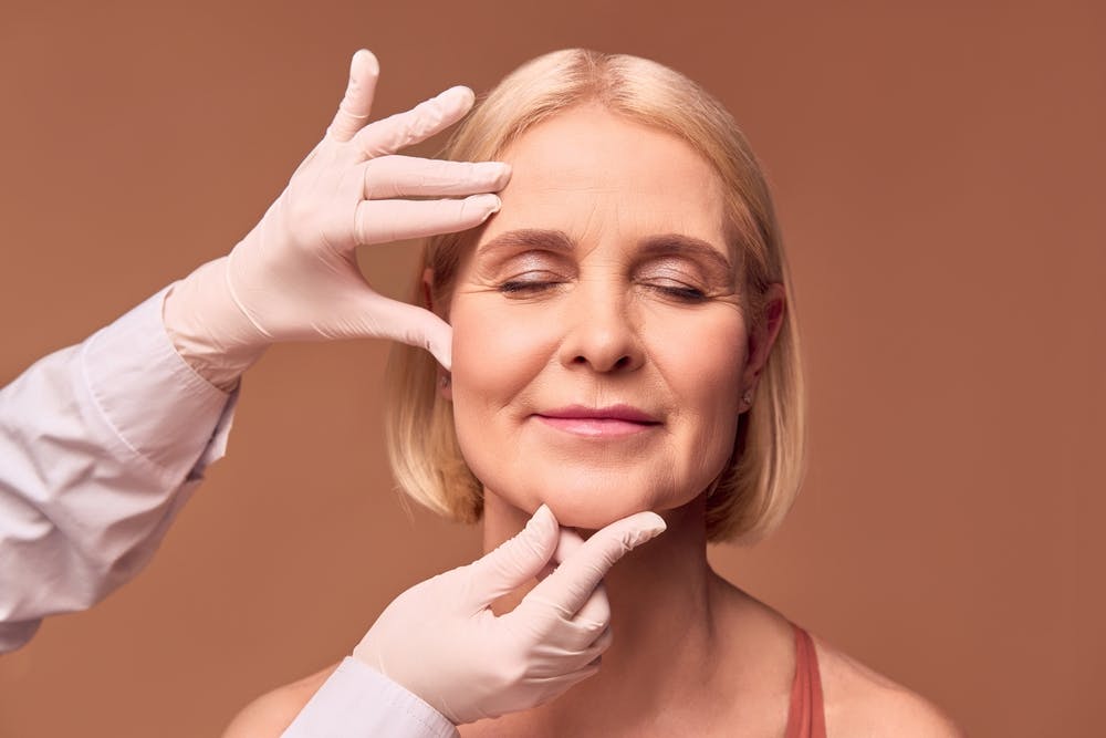 Delve into temporary neck lift solutions for rejuvenation without permanence, guided by Glasgold Group specialists.