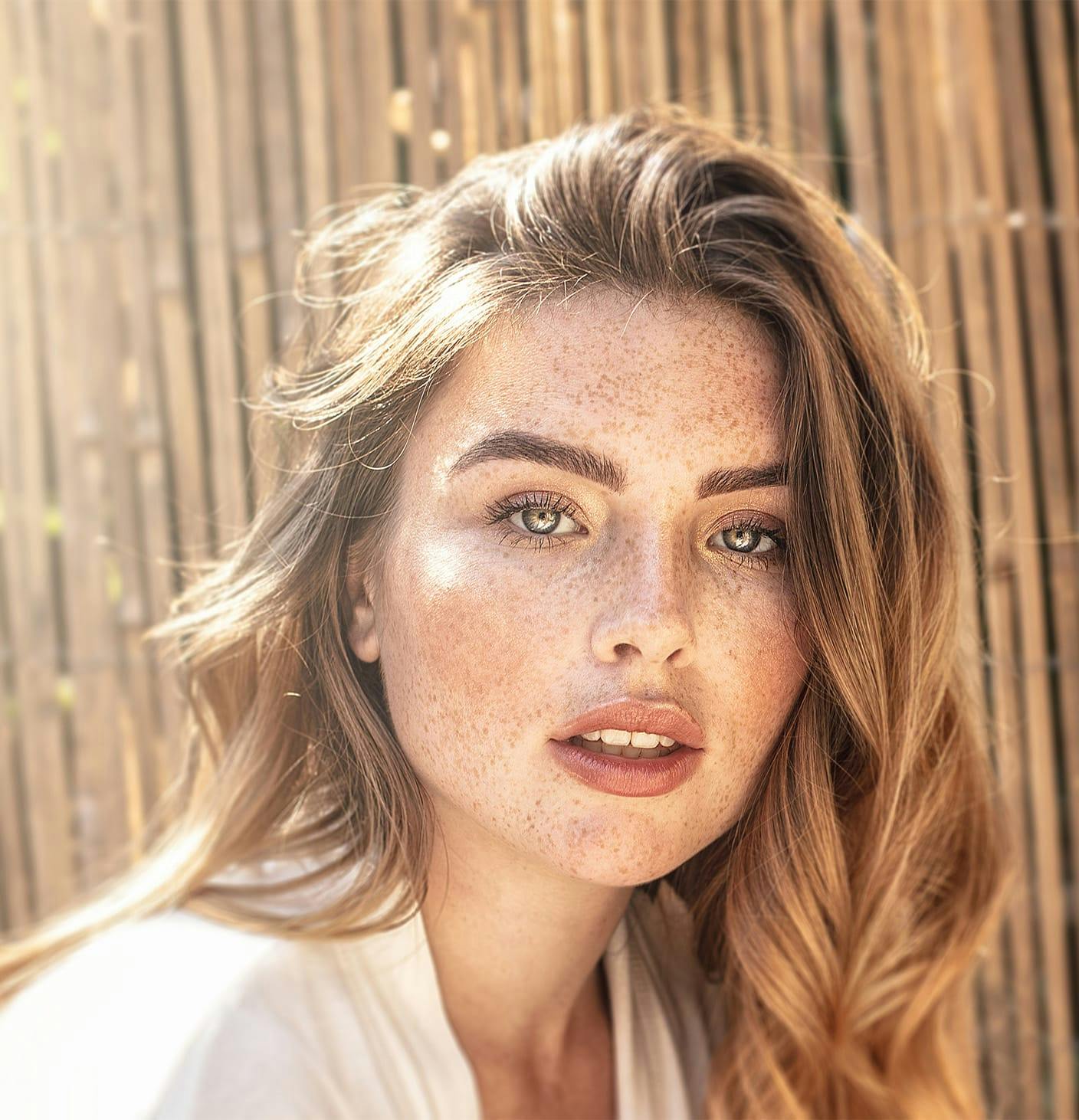 woman with long blonde hair