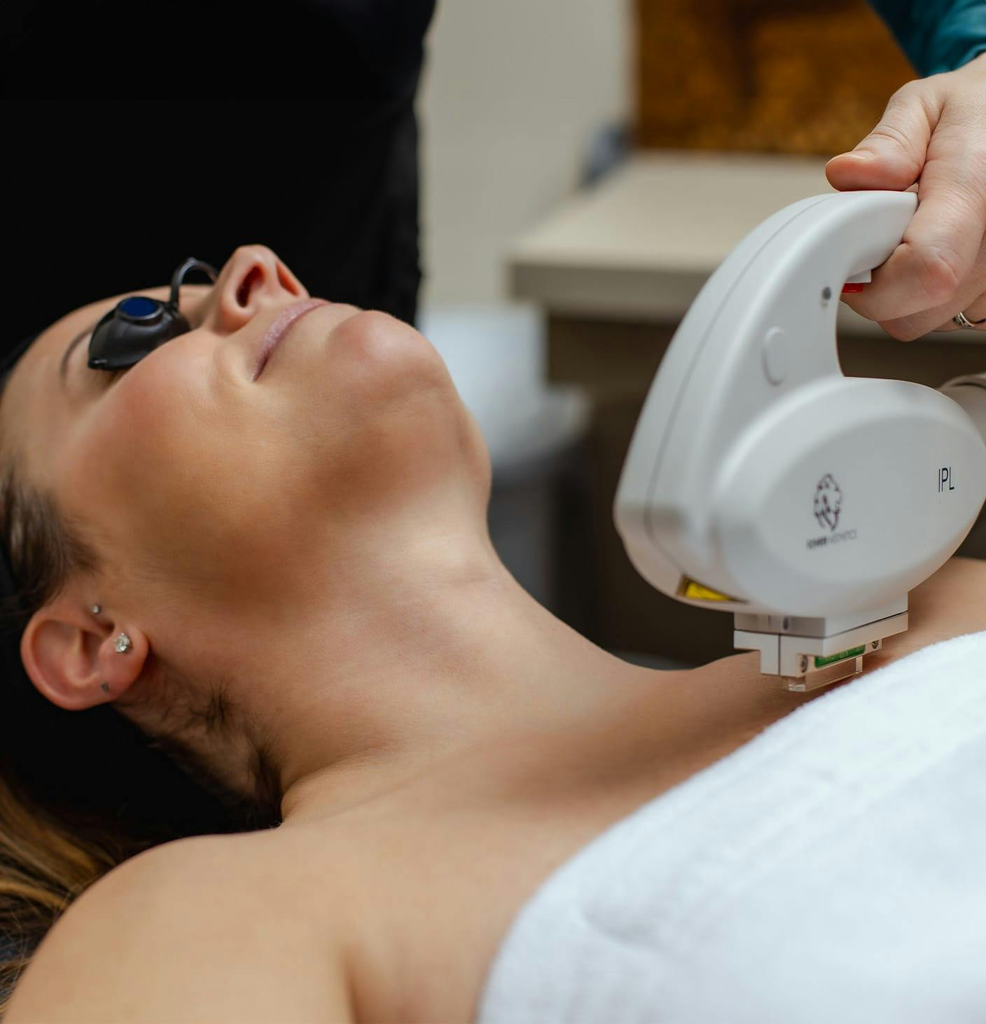 woman receiving ipl