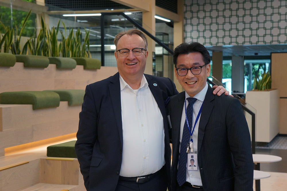 Simon Draper with Nigel Chin, Asia Development Bank  and son of former Foundation Honorary Adviser Peter Chin