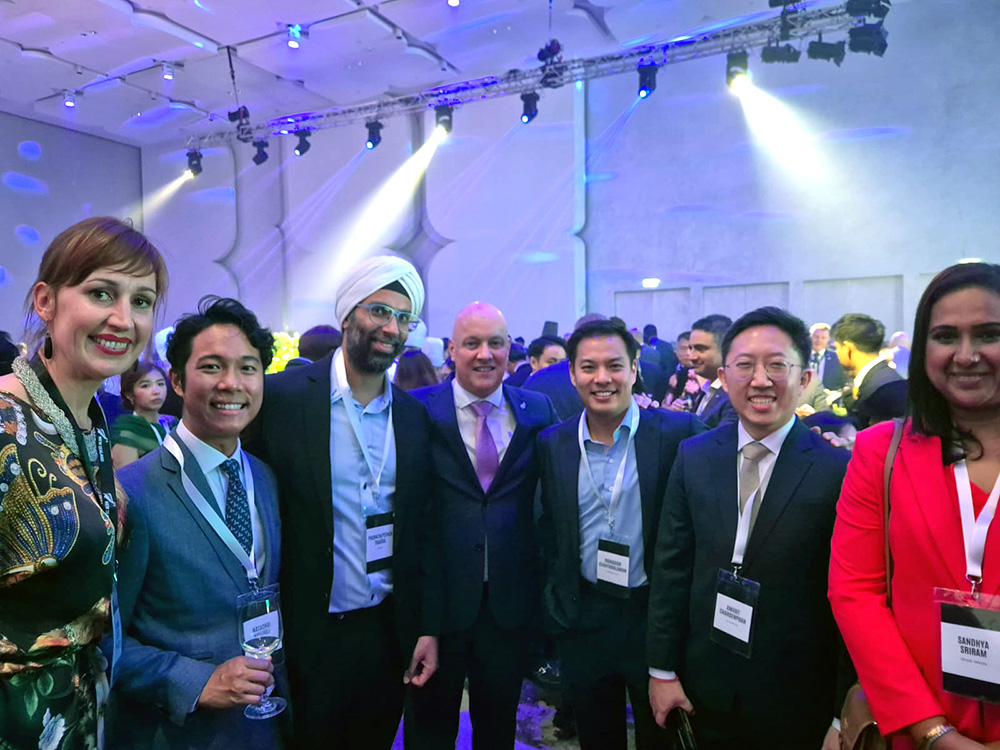 Asia New Zealand Foundation CEO Suz Jessep and Prime Minister Luxton (middle) with a group of business leaders the Foundation has supported through its ASEAN Young Business Leaders Initiative
