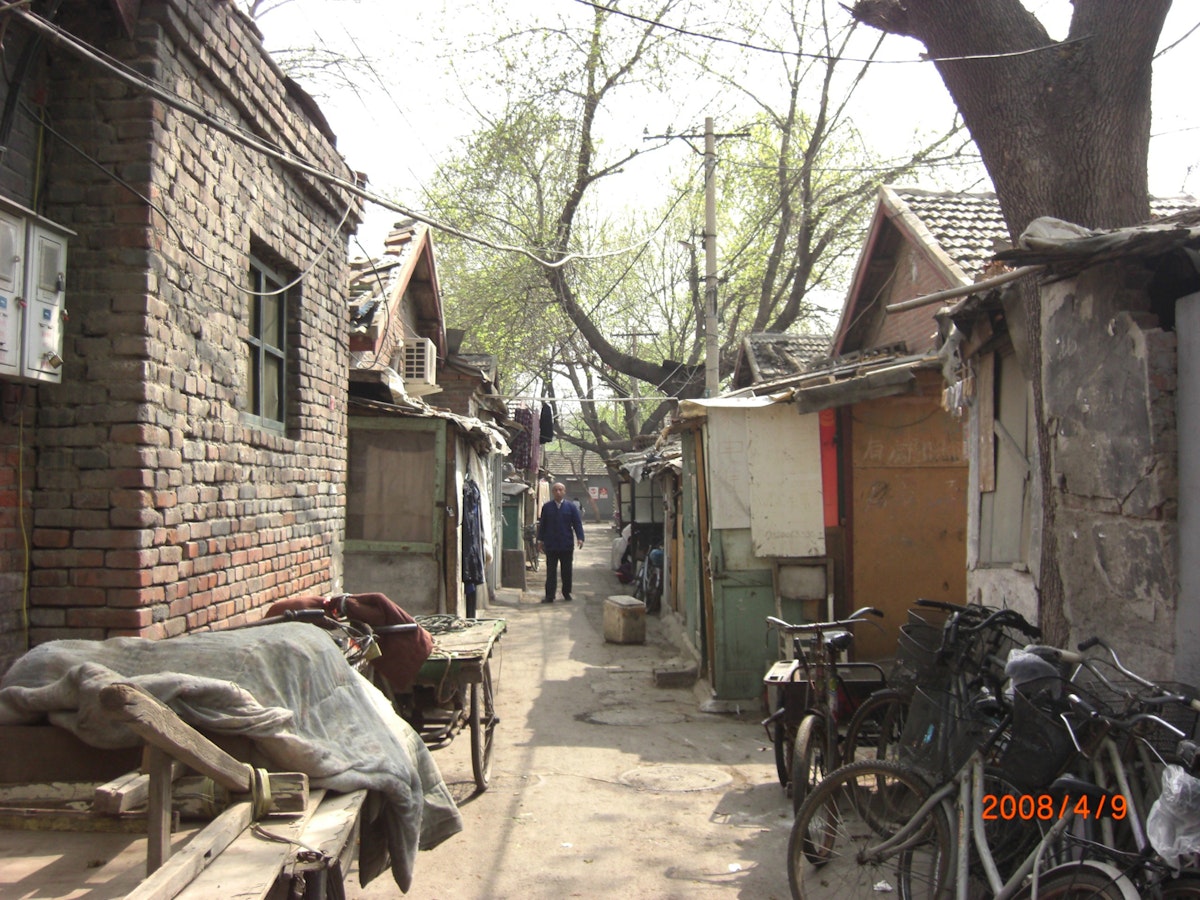 Artist delves into local community in Beijing