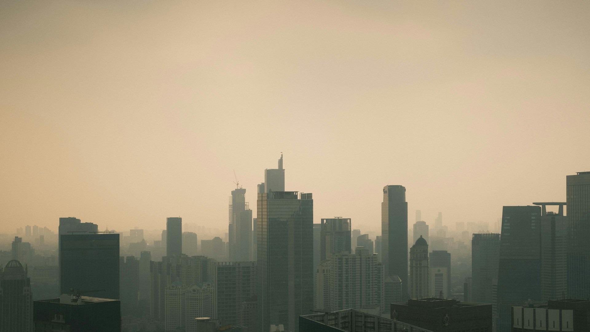 A hazy view of Jakarta on a smoggy day