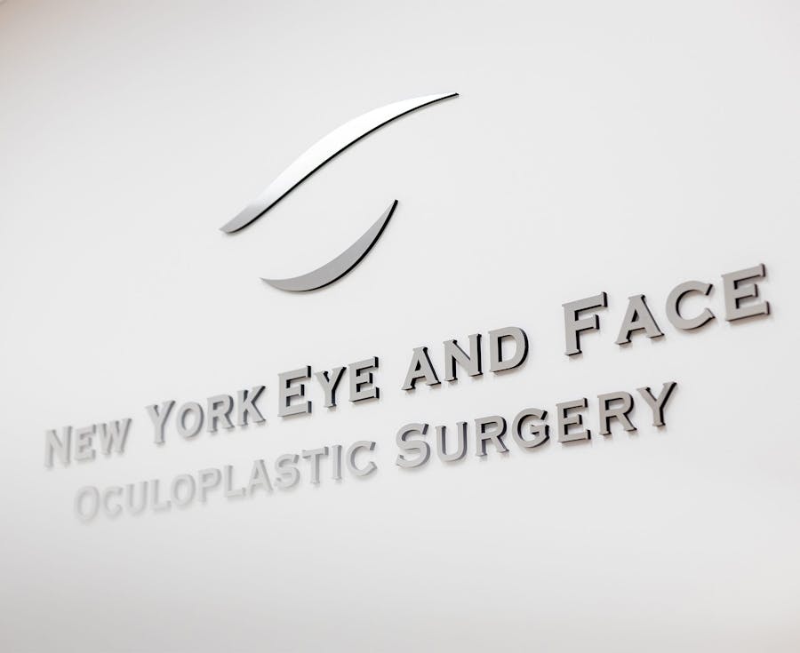 sign for surgical center