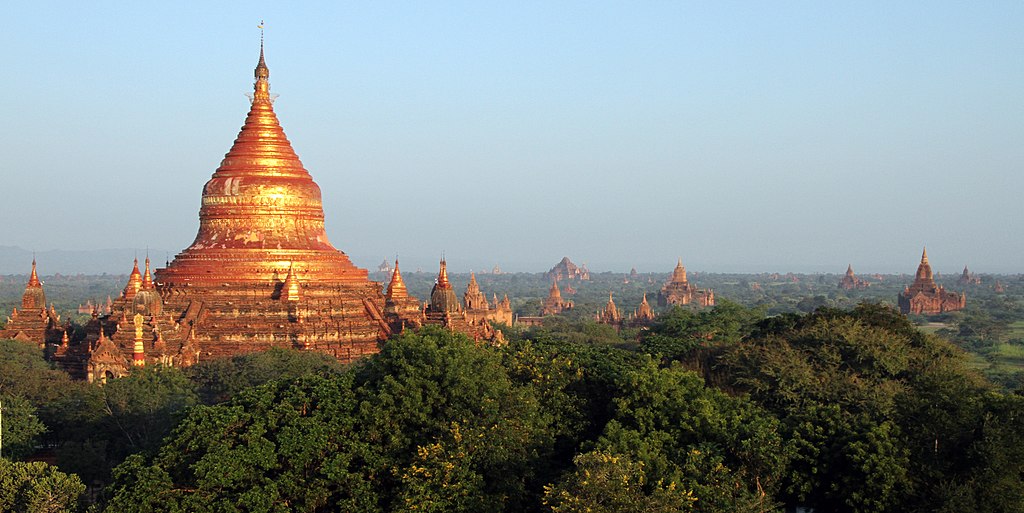 1024px Bagan Ballonfahrt 510 Dhammayazika gje